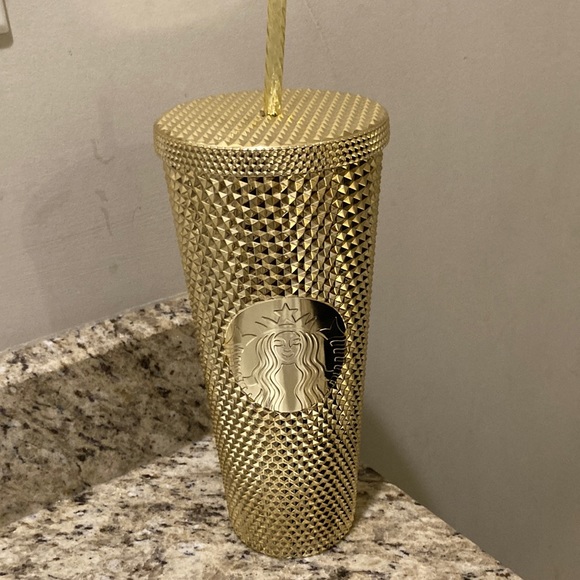 Limited edition 2022 christmas gold starbucks cup. - Picture 1 of 2